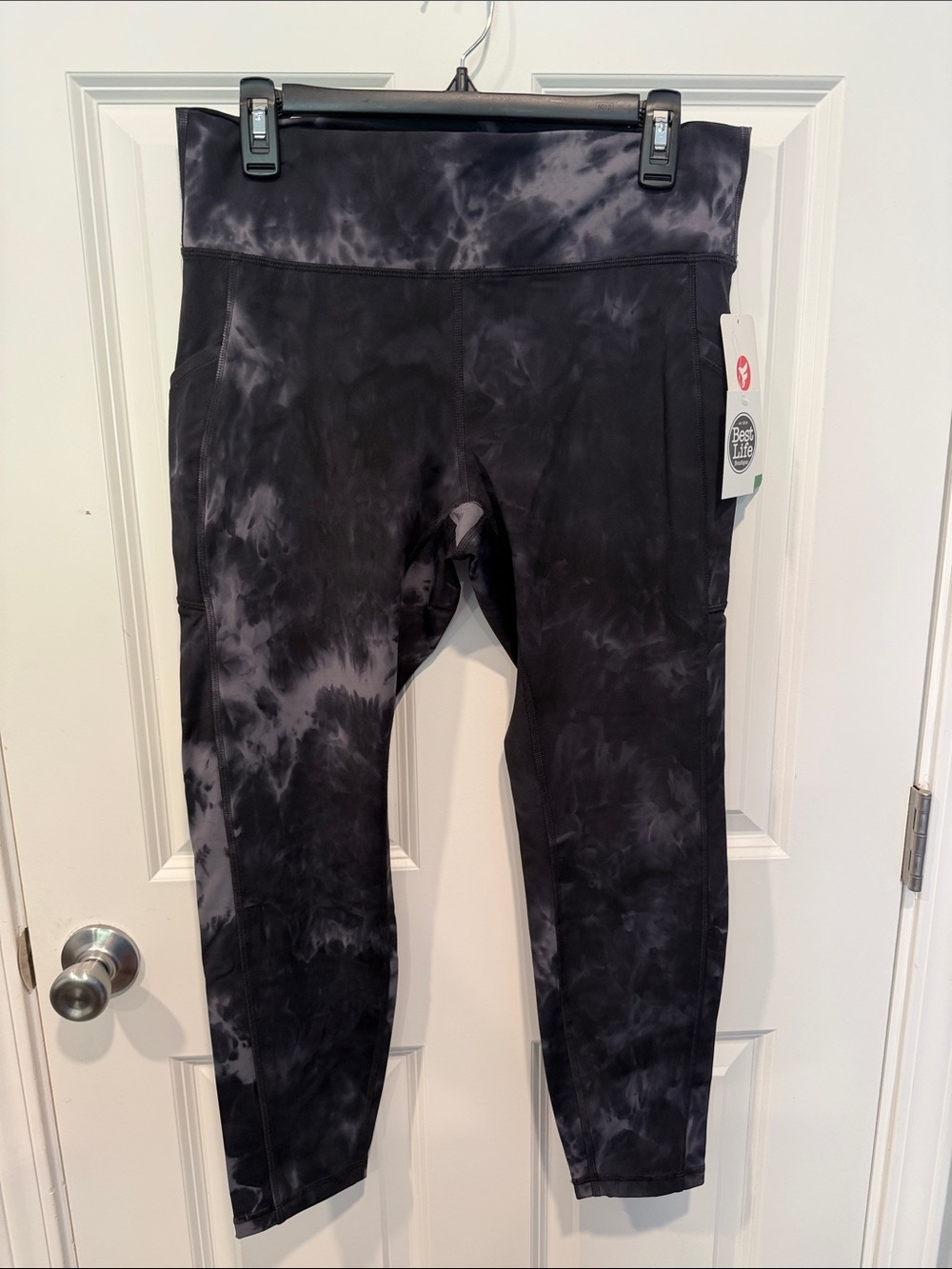 High-Rise Tie-Dye Leggings in Black & Gray - Active Fit